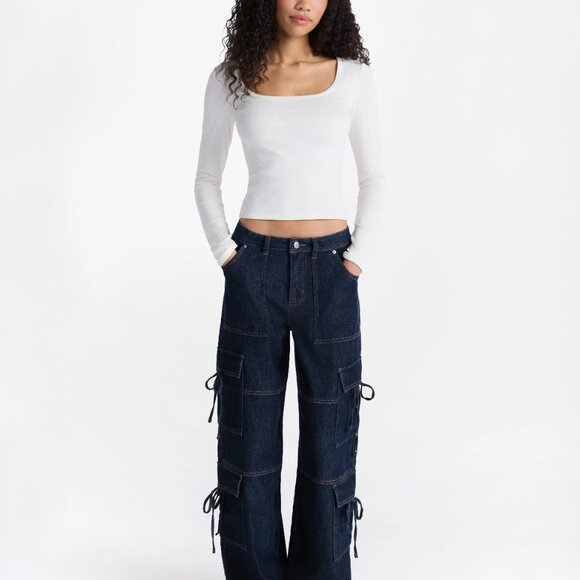 No Boundaries Women’s Cargo Jeans Size 0 Bow Detail 30.5” Inseam High Rise - Picture 2 of 4